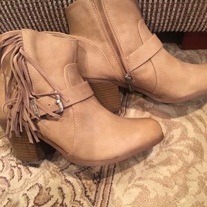 Sam Edelman fringe boots 7
